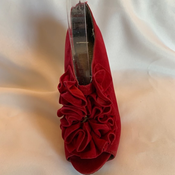 🎉Host Pick🎉Charlotte Russe Red Suede Feel Heels Open Toe and Gorgeous Ruffles! - Picture 2 of 10